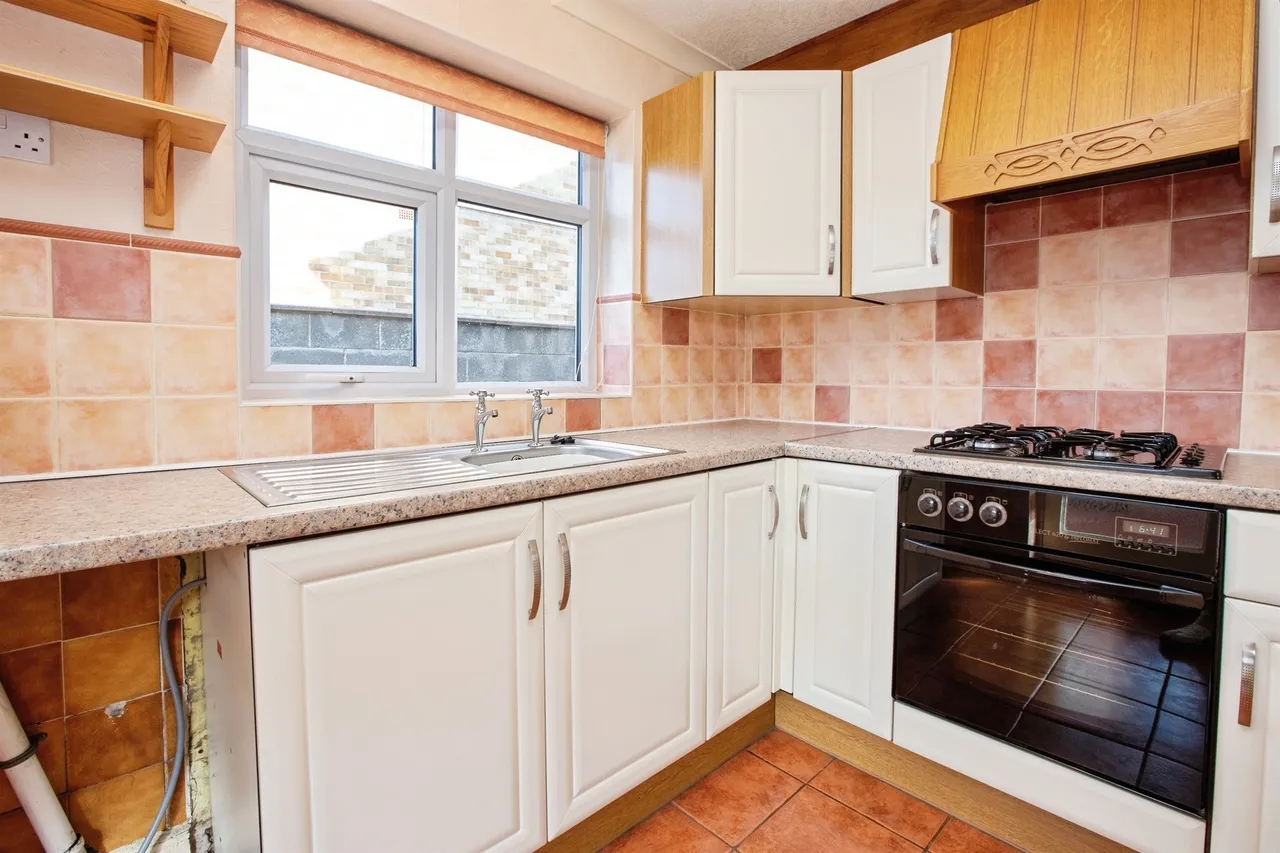 Charles Avenue, Eastwood, NG16, photo 5