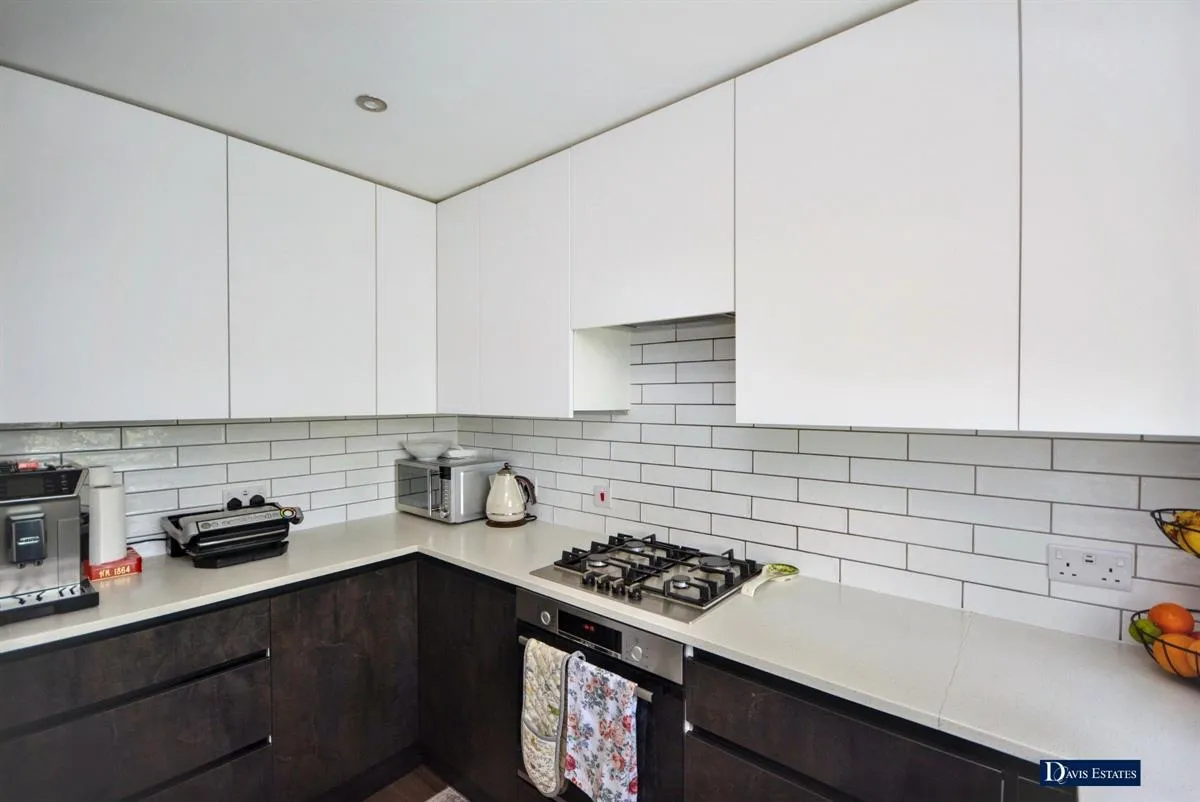Nyall Court, Gidea Park, Romford, RM2, photo 7