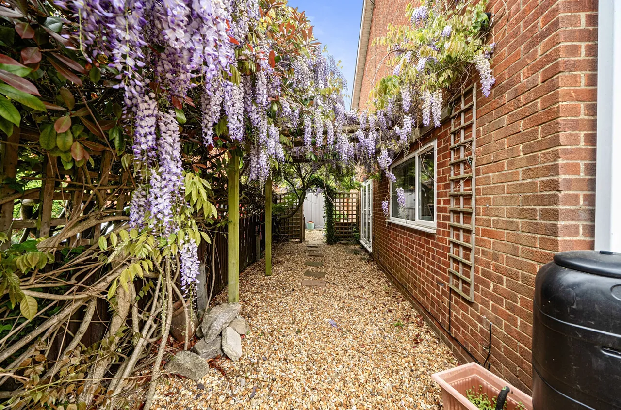 Chapel Road, West End, SO30, photo 16