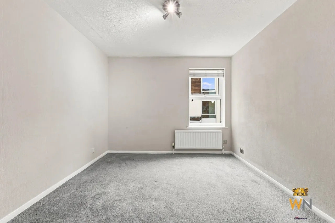 Rayleigh Road, Hutton, CM13, photo 12