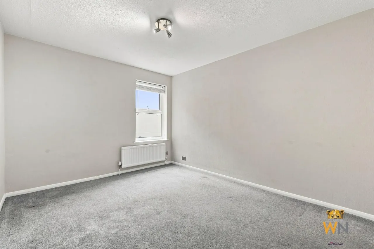 Rayleigh Road, Hutton, CM13, photo 14
