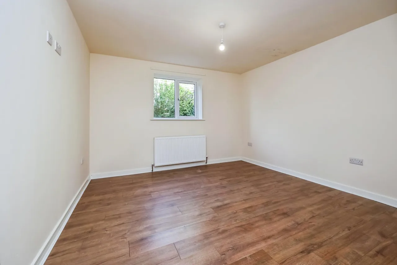 The Crescent, Nottingham, NG5, photo 5