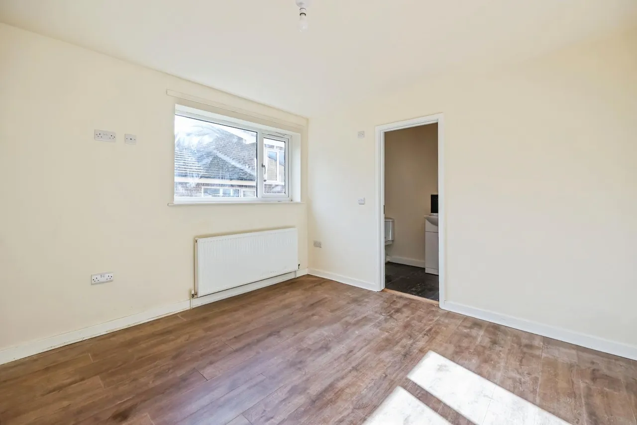 The Crescent, Nottingham, NG5, photo 6