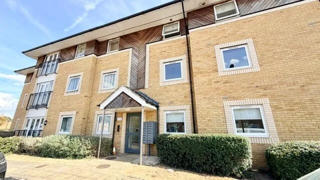 2 bed flat to rent — Stafford Avenue, Grangewood Court, Hornchurch, RM11 2EP