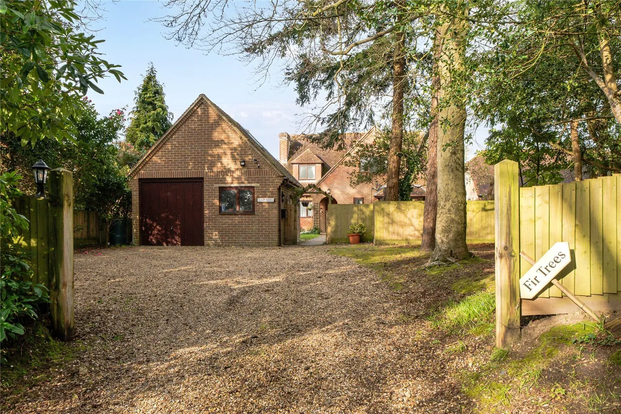 Yaldhurst Lane, Pennington, Lymington, Hampshire, SO41, photo 5
