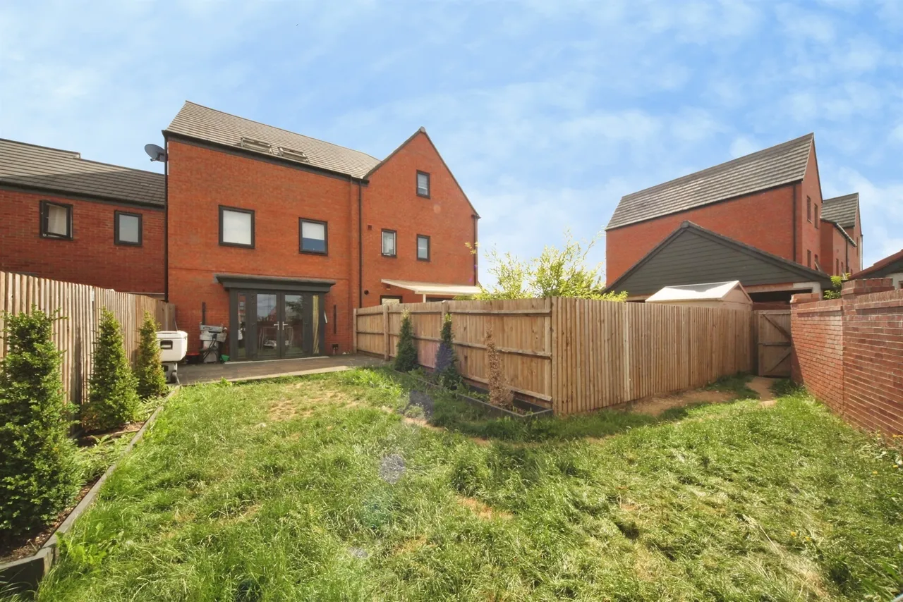 Sallow Field, Houghton Regis, LU5, photo 13