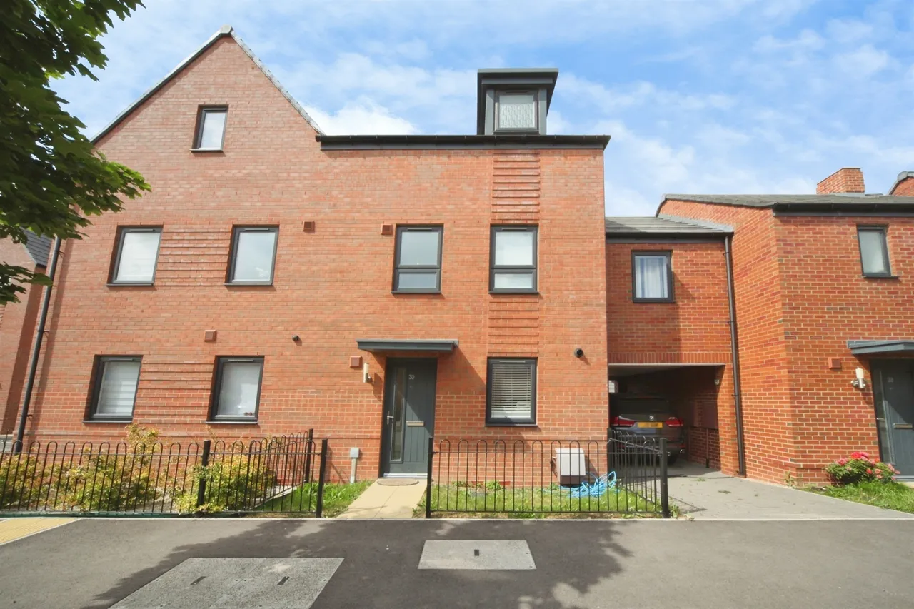 4 bed house for sale, Sallow Field, Houghton Regis, LU5
