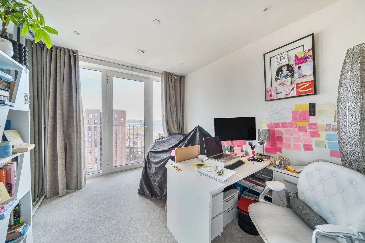 Flat 116, Hawfinch House, 1 Moorhen Drive, London, photo 7