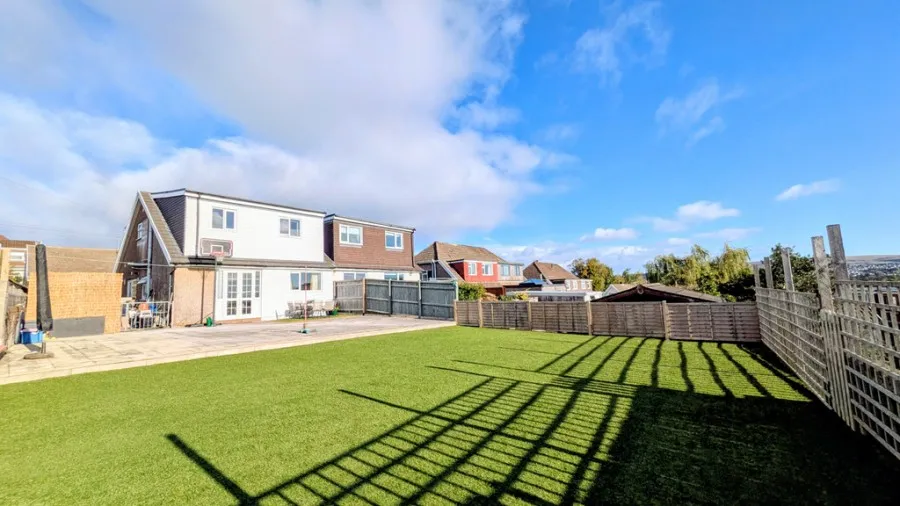 Chester Close, Heolgerrig, photo 2