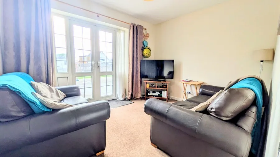 Chester Close, Heolgerrig, photo 4