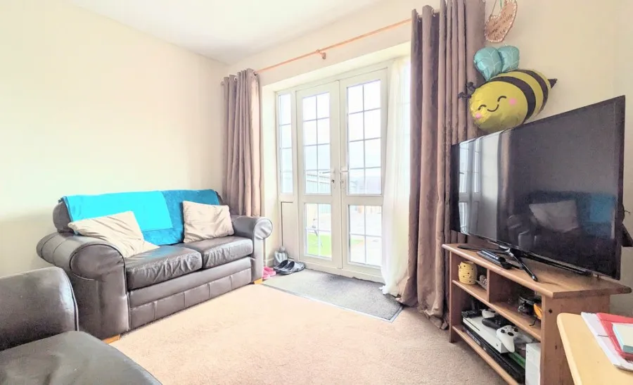 Chester Close, Heolgerrig, photo 8
