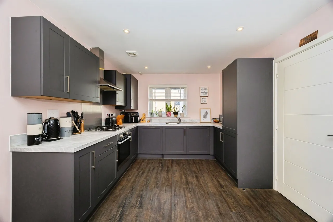 Housemartin Road, Finberry, Ashford, photo 2