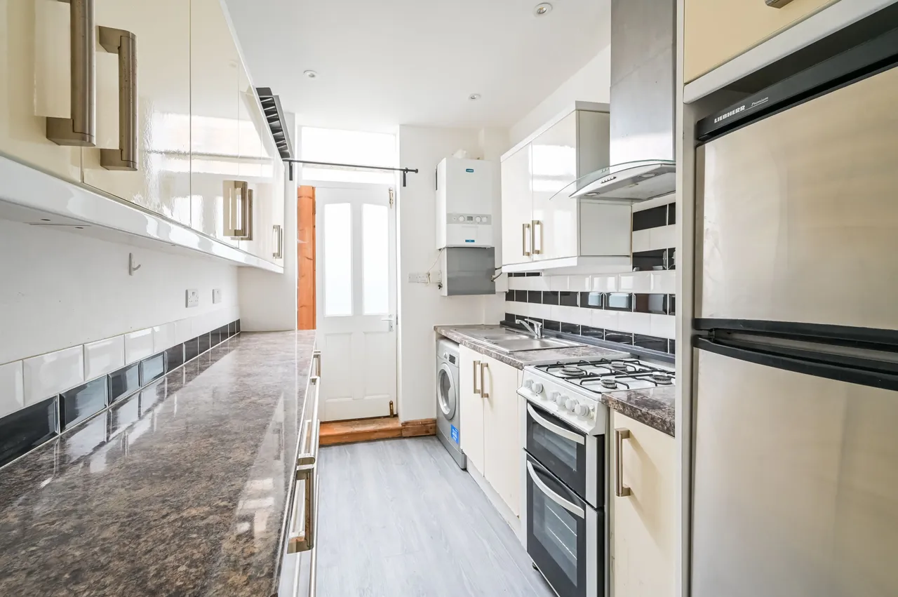 107 Grove Road, London, photo 2