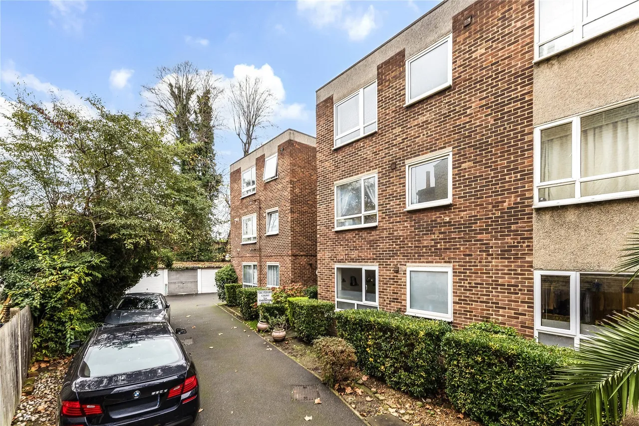 Salisbury Court, Thornton Avenue, Chiswick, W4, photo 4