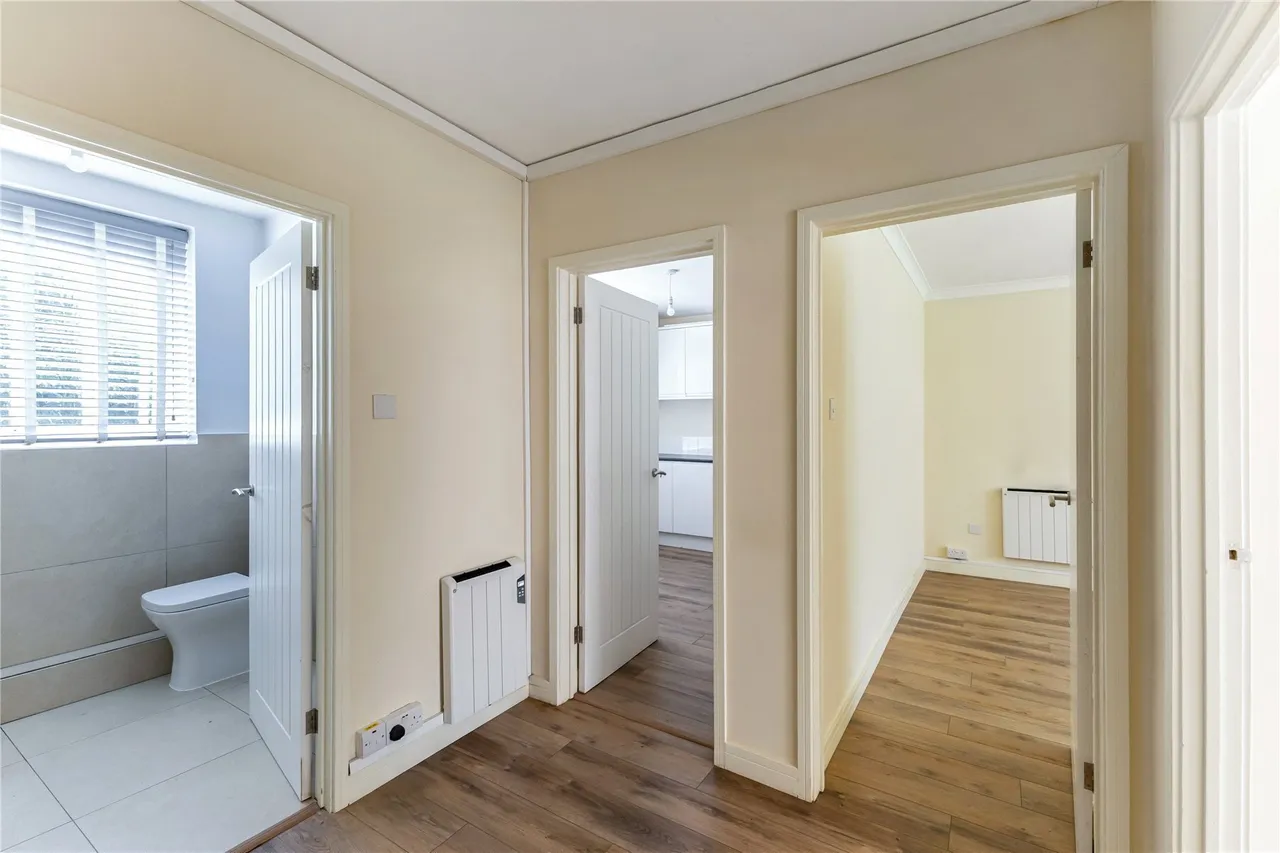 Salisbury Court, Thornton Avenue, Chiswick, W4, photo 10