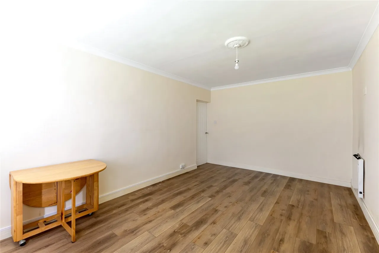 Salisbury Court, Thornton Avenue, Chiswick, W4, photo 8