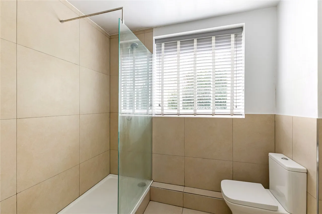 Salisbury Court, Thornton Avenue, Chiswick, W4, photo 9