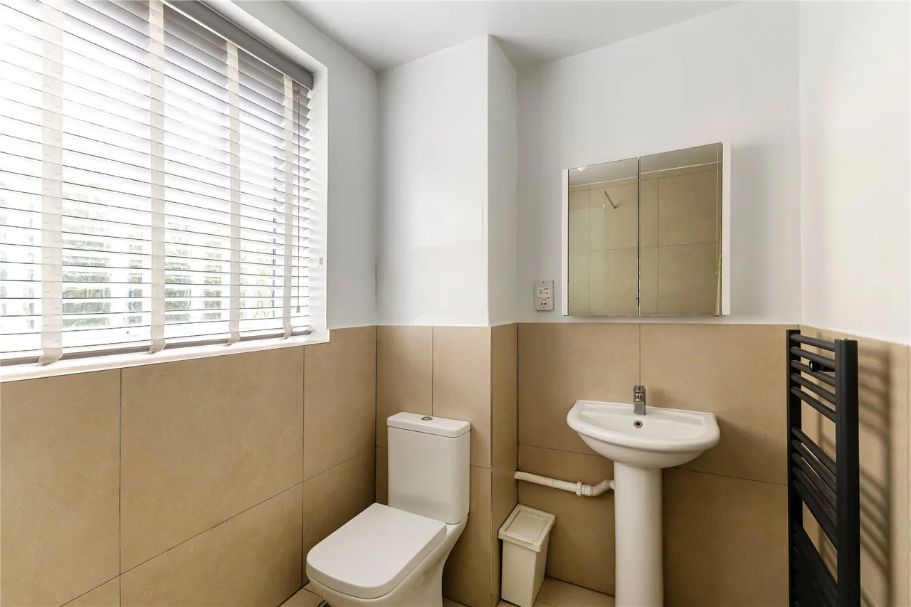 Salisbury Court, Thornton Avenue, Chiswick, W4, photo 11