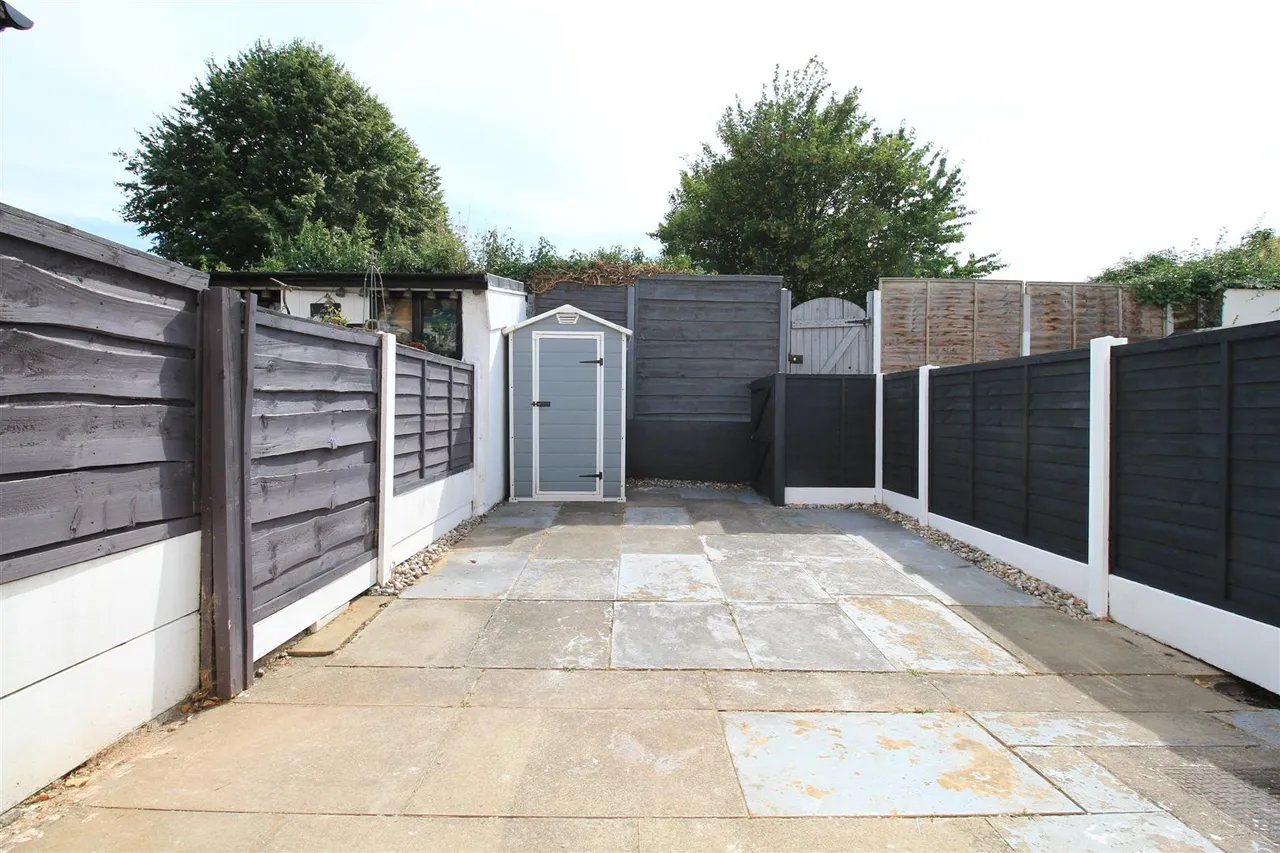 Two Trees Lane, Denton, photo 13