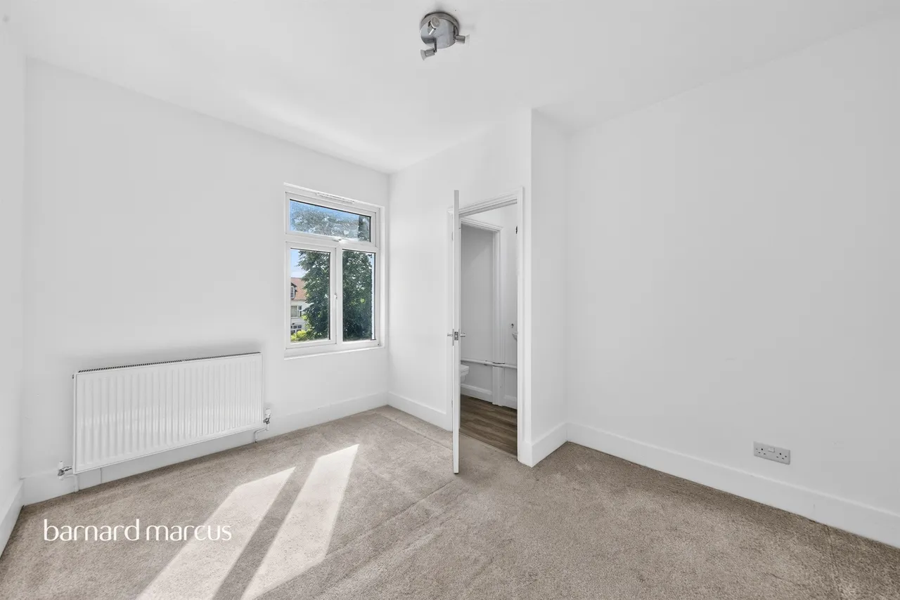Bellevue Road, London, N11, photo 15
