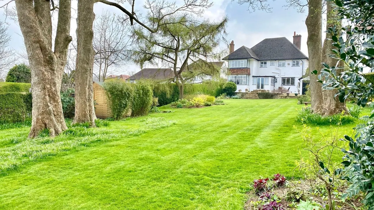 The Warren, Carshalton Beeches, Carshalton, SM5 4EH, photo 17