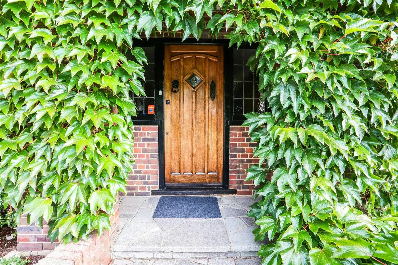The Warren, Carshalton Beeches, Carshalton, SM5 4EH, photo 6