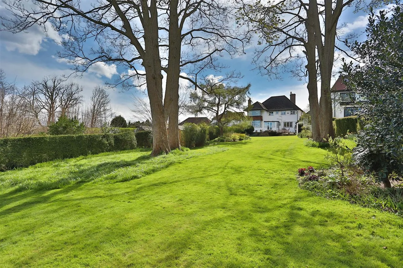 The Warren, Carshalton Beeches, Carshalton, SM5 4EH, photo 5