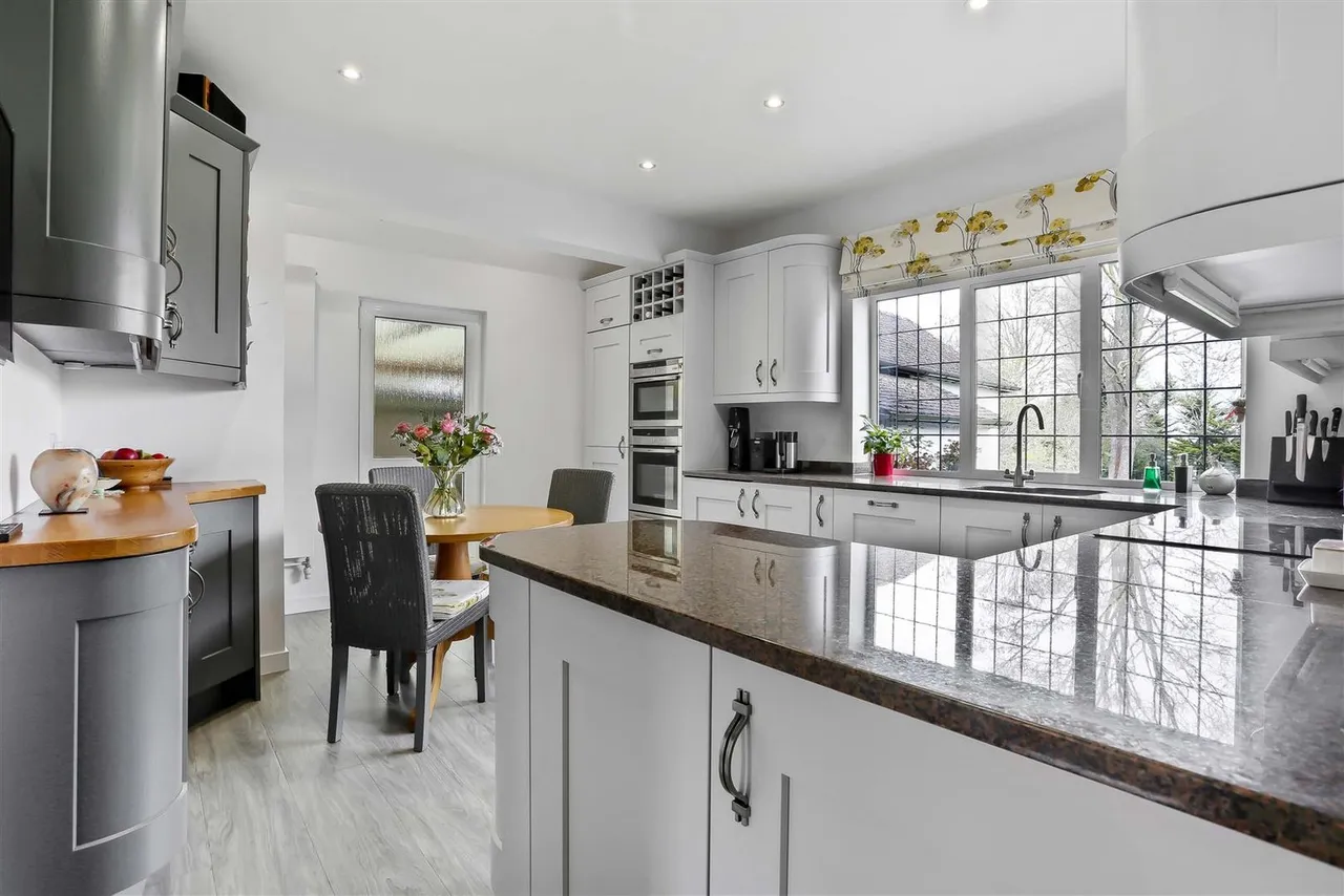 The Warren, Carshalton Beeches, Carshalton, SM5 4EH, photo 13