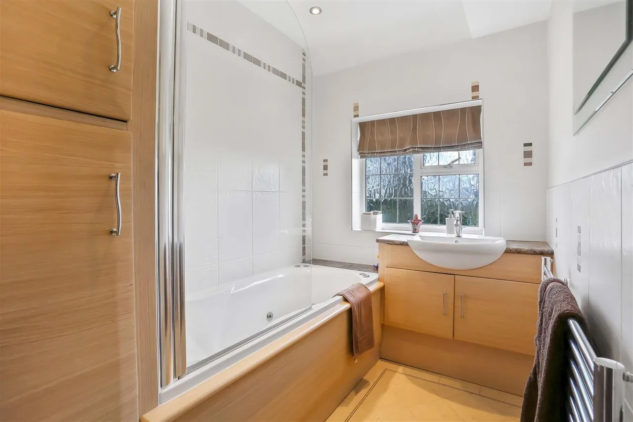 The Warren, Carshalton Beeches, Carshalton, SM5 4EH, photo 23