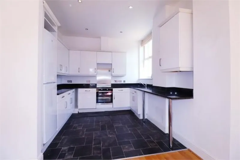 Sloane Court, 28 The Grove, photo 3