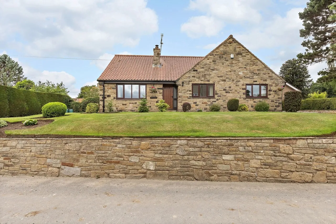 Well Lane, South Milford, LS25, photo 6