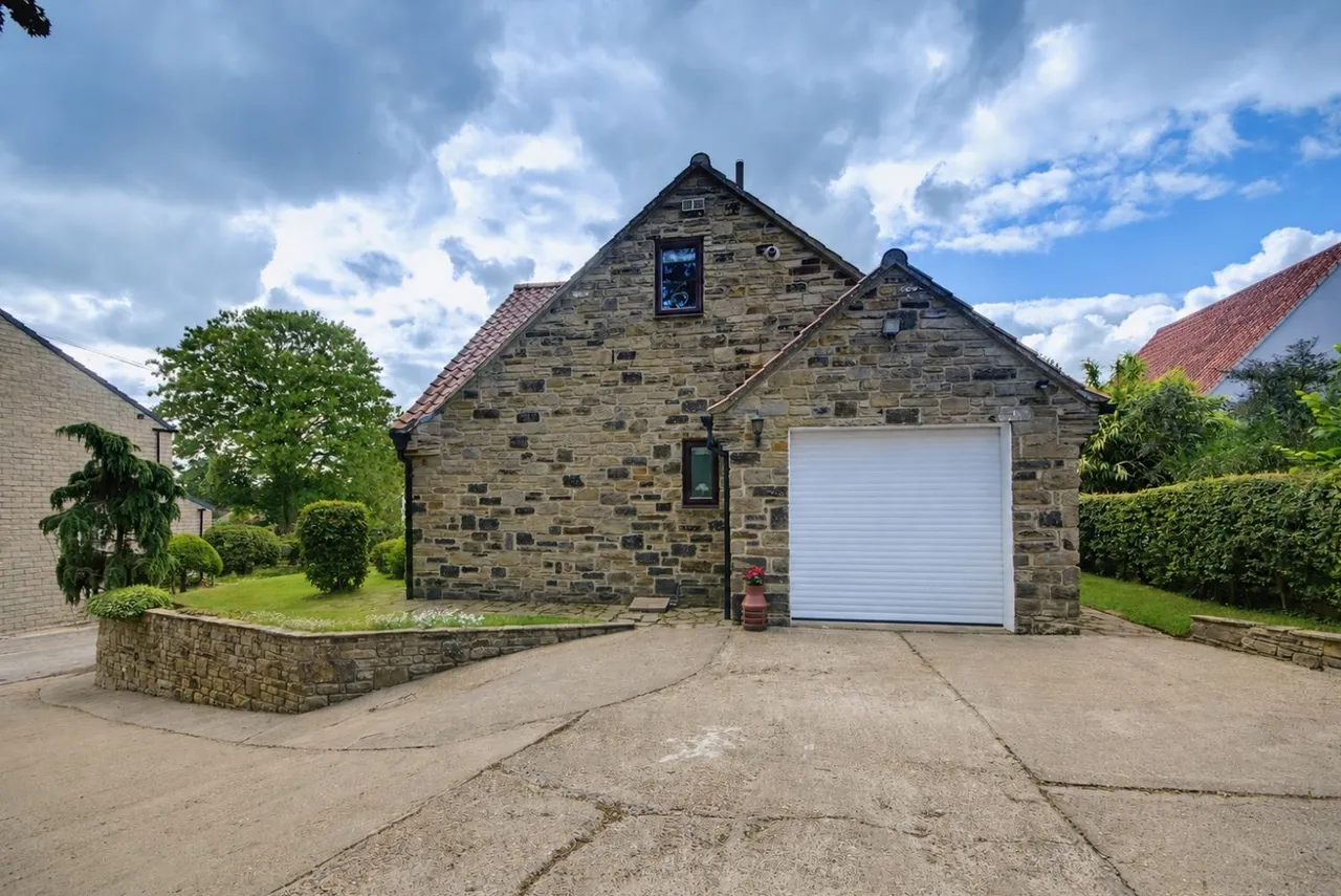 Well Lane, South Milford, LS25, photo 27