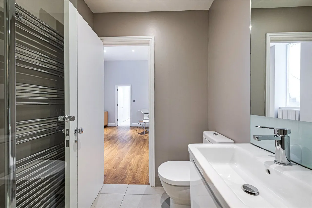 Brodrick Road, London, SW17, photo 12