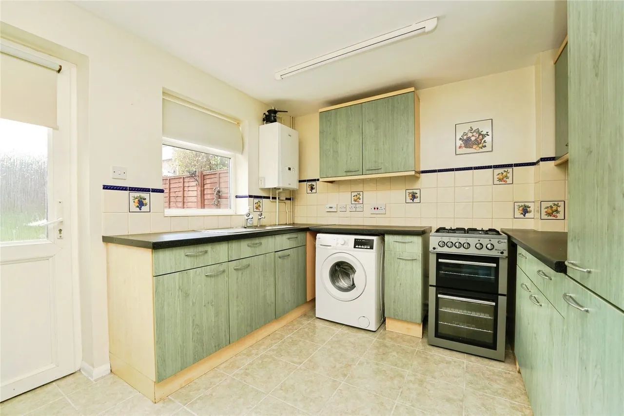 Drayton Way, Gloucester, Gloucestershire, GL4, photo 3