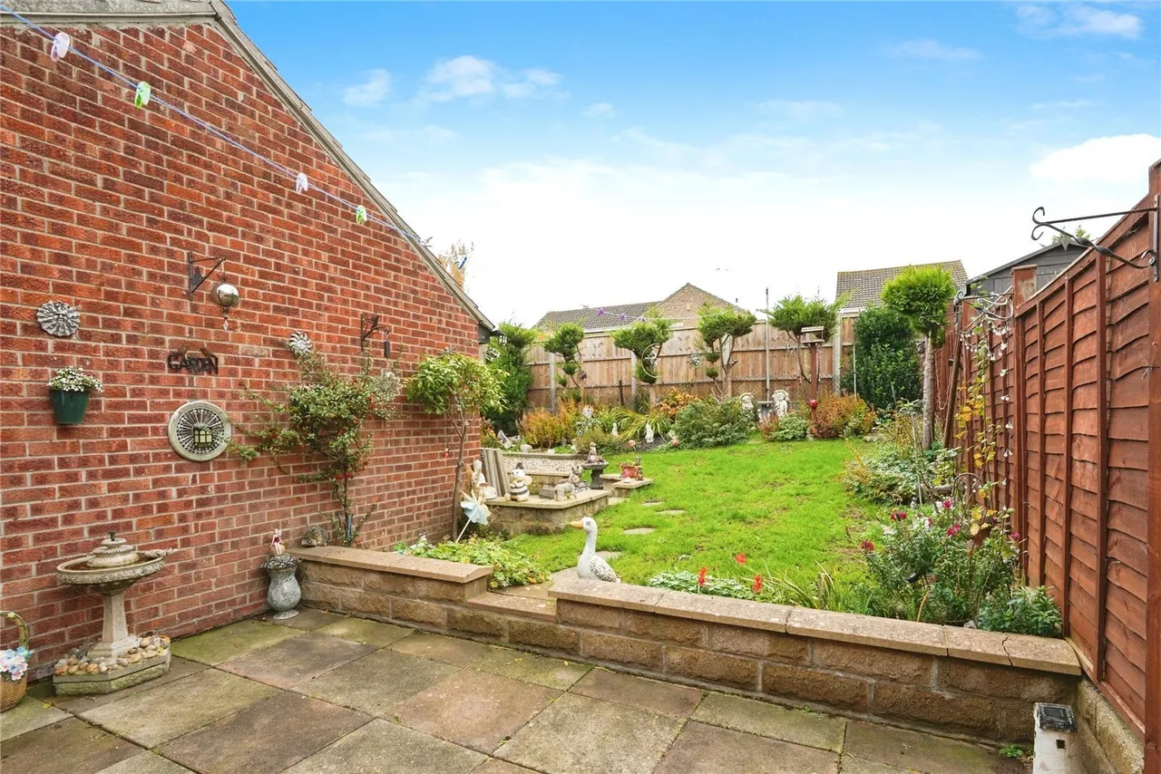 Drayton Way, Gloucester, Gloucestershire, GL4, photo 2
