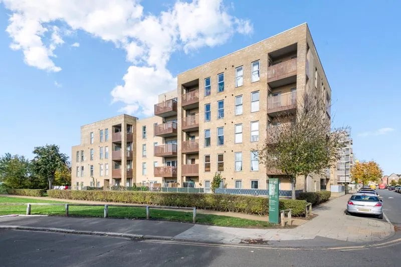 2 bed flat for sale — Harman Court, Rectory Park Avenue, Northolt