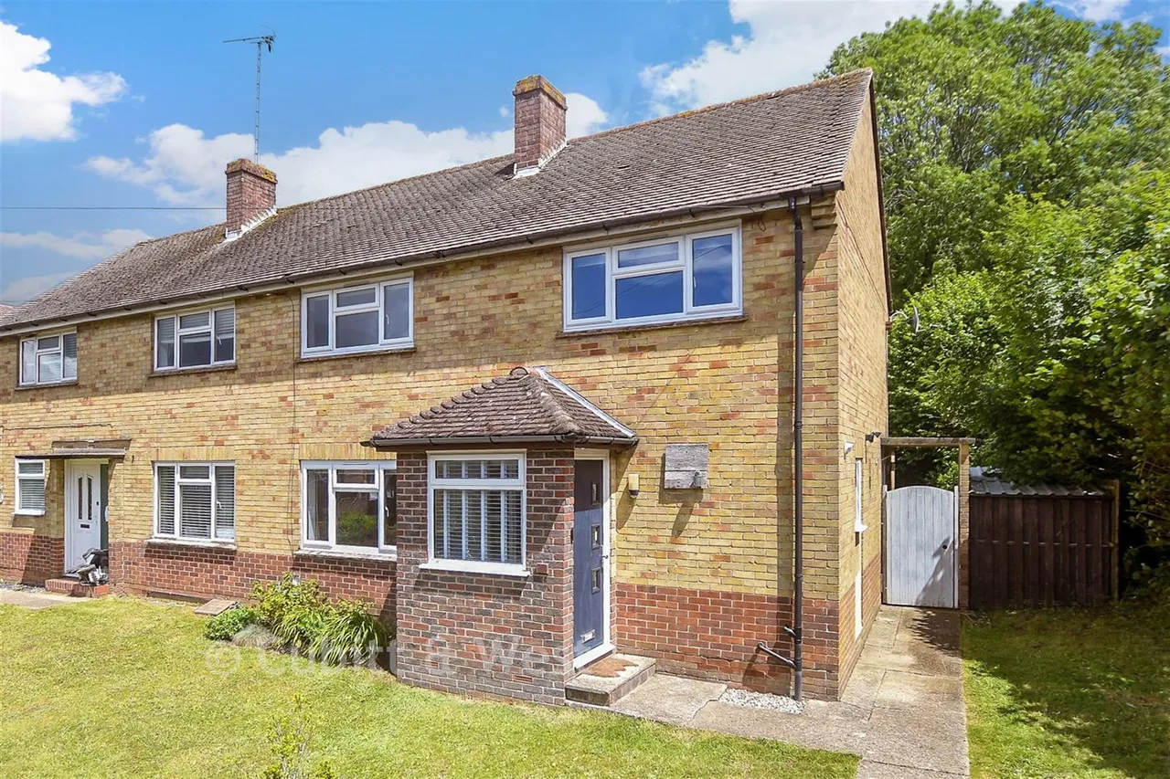 3 bed house for sale, Blackwell Farm Road, East Grinstead, RH19