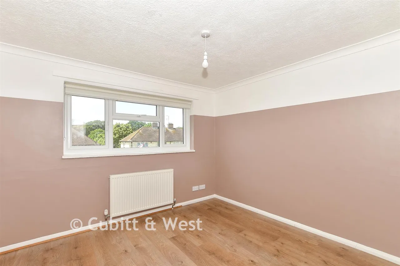 Blackwell Farm Road, East Grinstead, RH19, photo 8