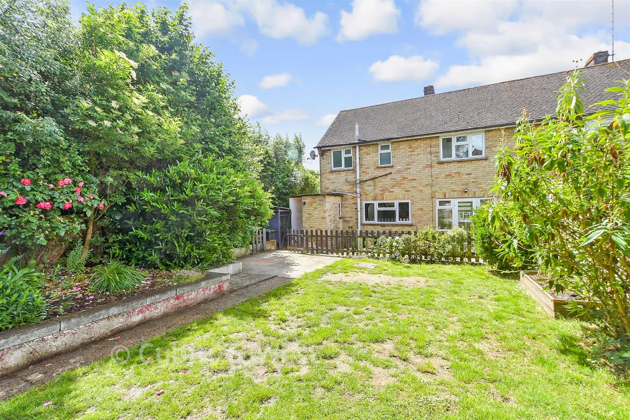 Blackwell Farm Road, East Grinstead, RH19, photo 13