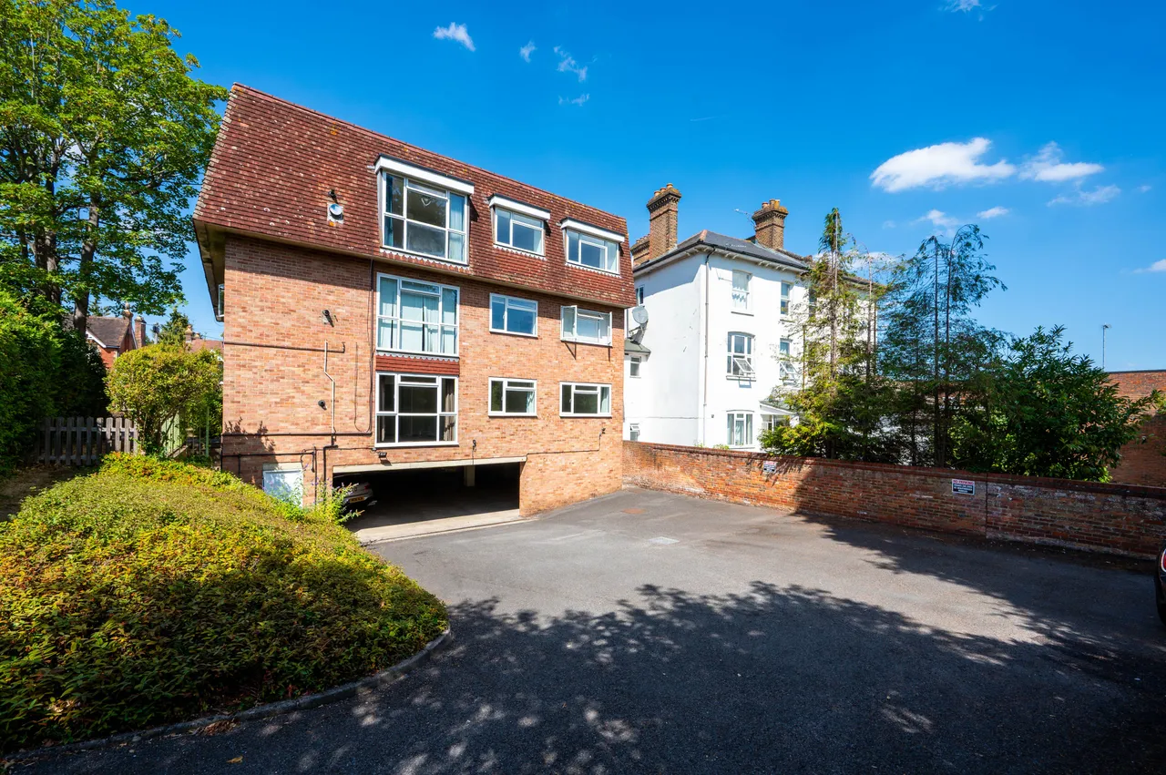 1 Sycamore Court, 54 Harvey Road, Guildford, photo 11