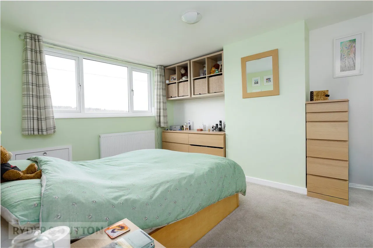 Redwood Road, Uppermill, OL3, photo 15