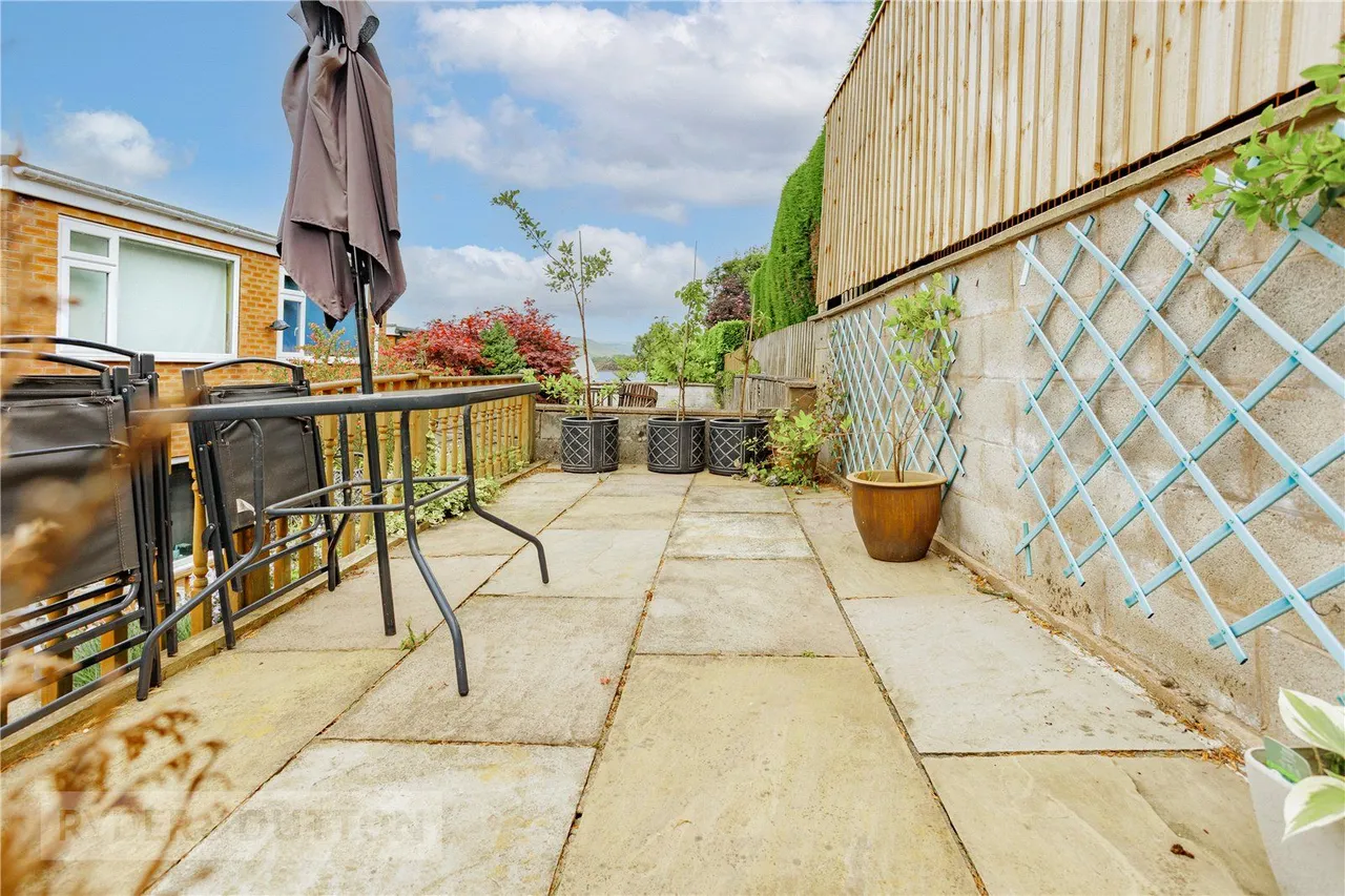 Redwood Road, Uppermill, OL3, photo 19