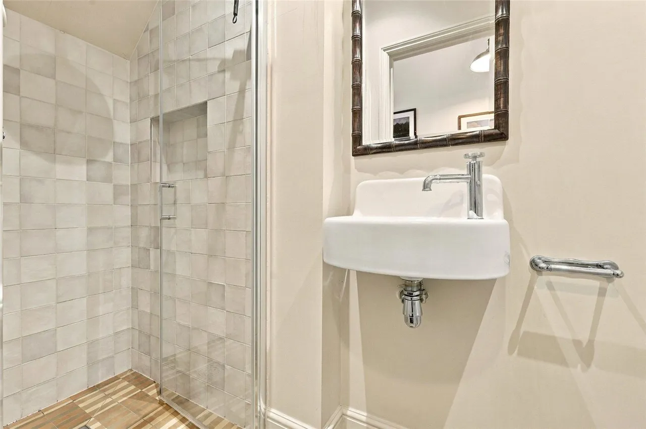 Manchester Road, London, N15, photo 20