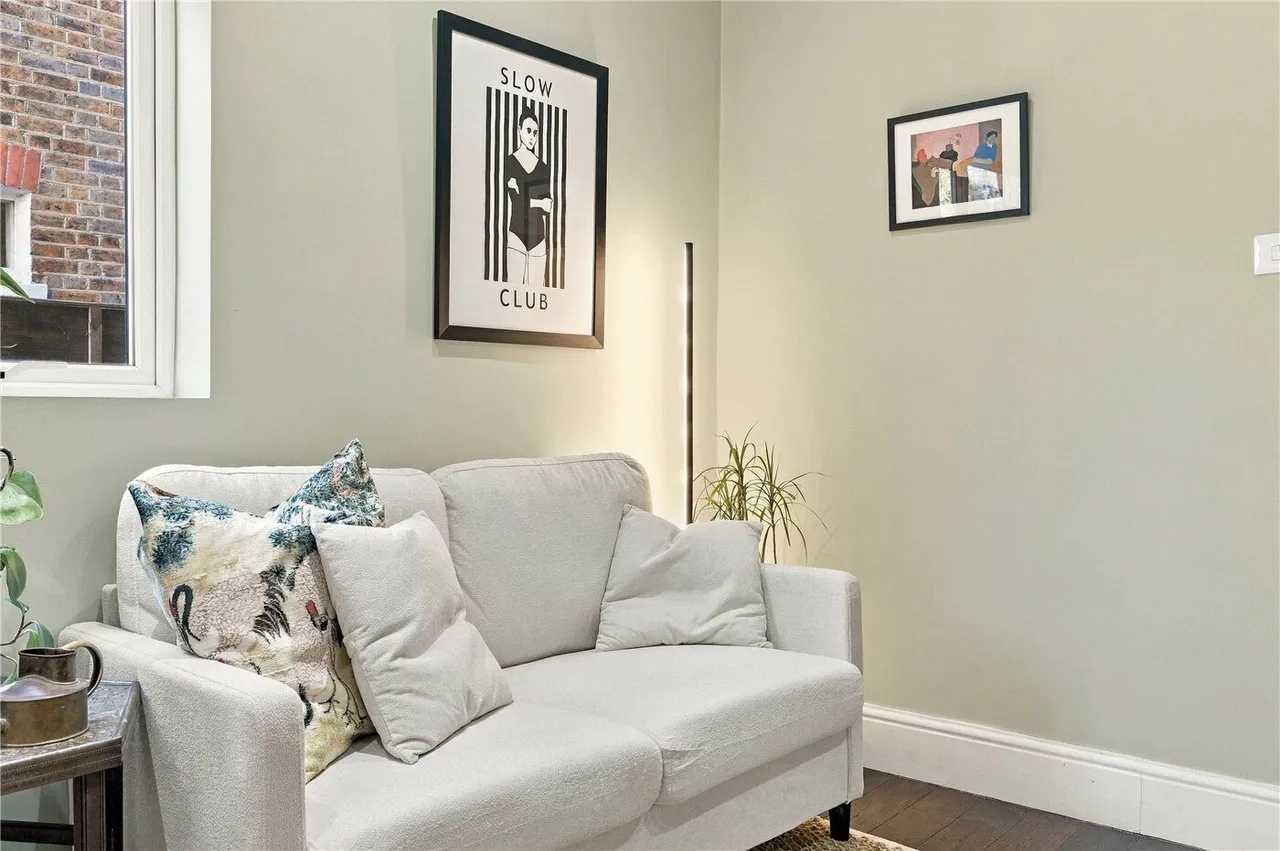 Manchester Road, London, N15, photo 21