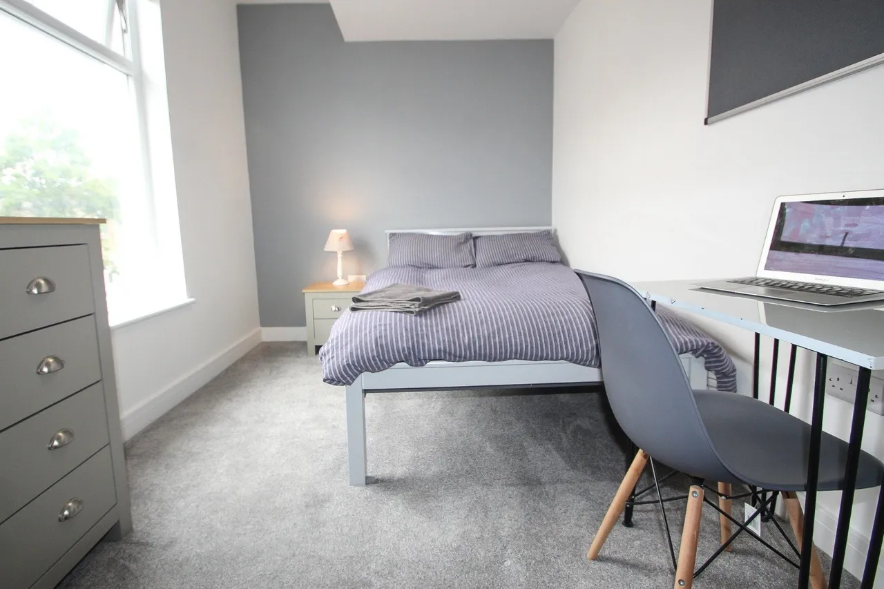 7 bed house to rent, Cleveland Road, Southsea, PO5