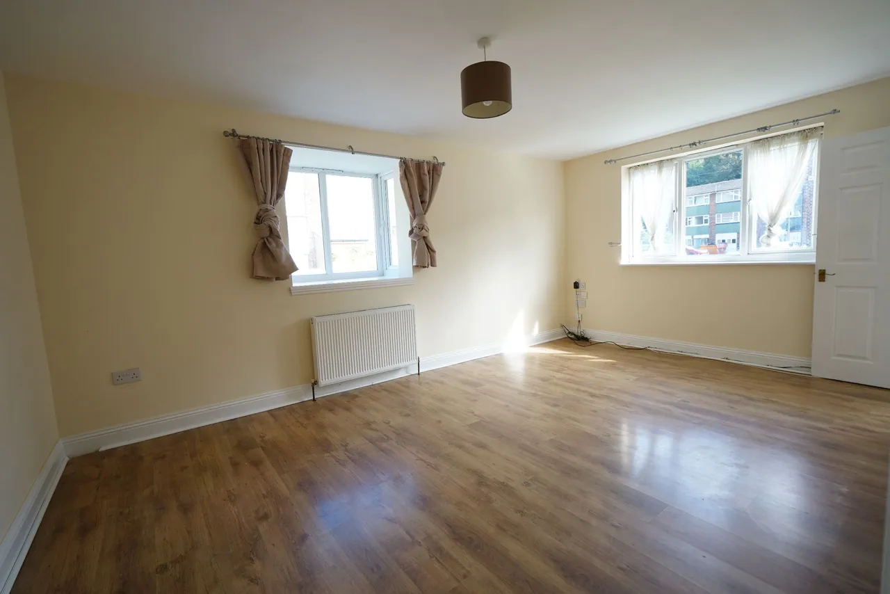 Parsonage Road, Grays, Essex, RM20 4AJ, photo 2