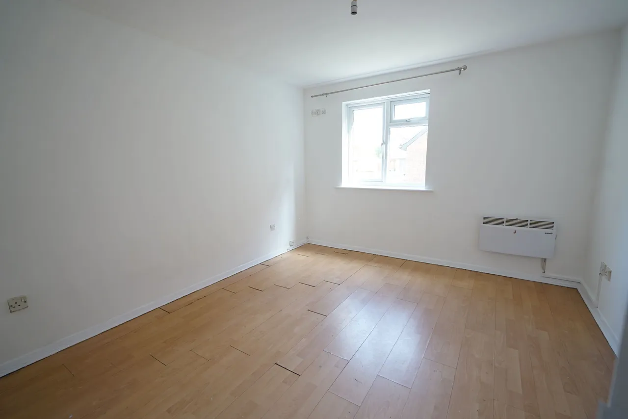 Parsonage Road, Grays, Essex, RM20 4AJ, photo 3