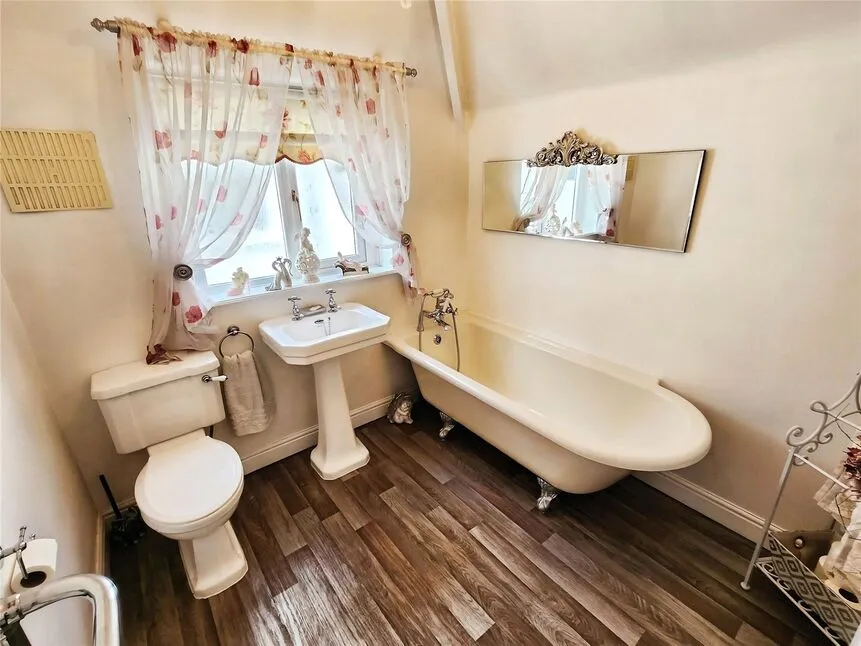 Higham Lane, Nuneaton, CV11, photo 8