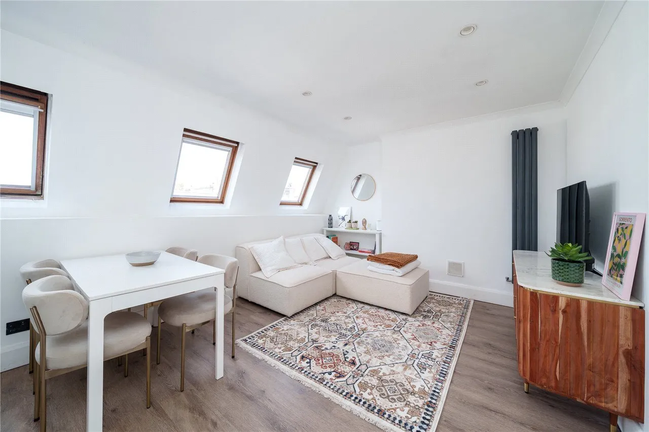 Lower Richmond Road, London, SW15, photo 2