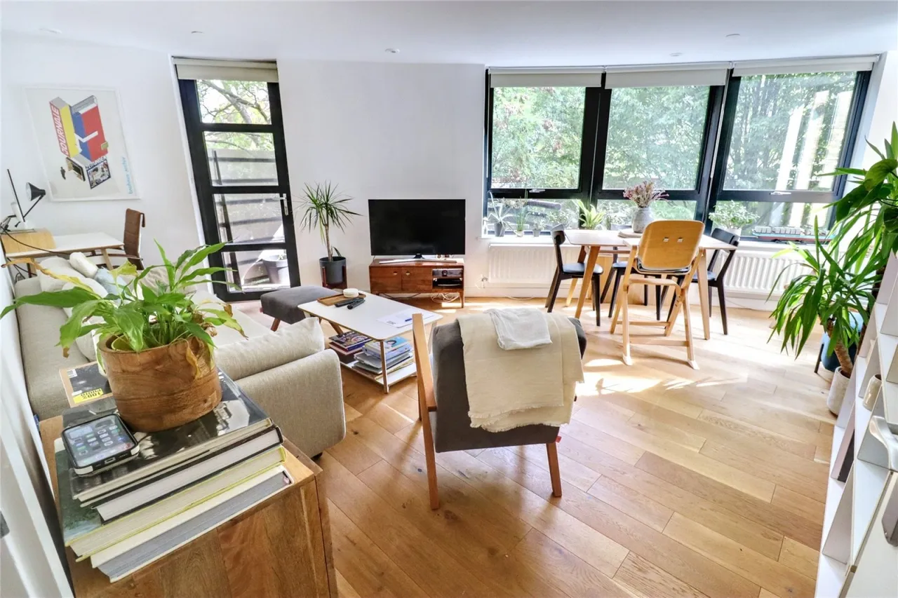 2 bed flat for sale, Manor Gardens, Islington